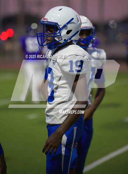 Thumbnail 2 in FR: Morton Ranch vs Katy Taylor (A Team) photogallery.
