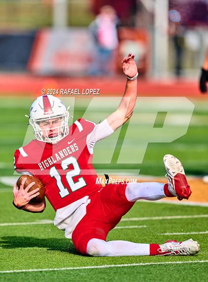 Thumbnail 1 in The Woodlands vs. Duncanville (UIL 6A D1 Football Regional) photogallery.