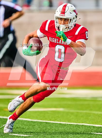 Thumbnail 3 in The Woodlands vs. Duncanville (UIL 6A D1 Football Regional) photogallery.