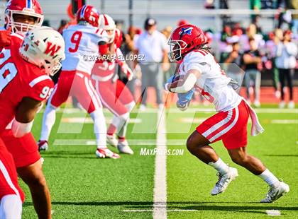 Thumbnail 2 in The Woodlands vs. Duncanville (UIL 6A D1 Football Regional) photogallery.