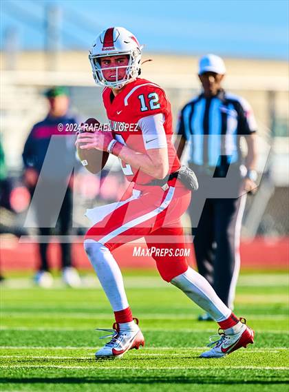 Thumbnail 3 in The Woodlands vs. Duncanville (UIL 6A D1 Football Regional) photogallery.