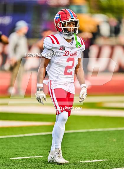 Thumbnail 2 in The Woodlands vs. Duncanville (UIL 6A D1 Football Regional) photogallery.
