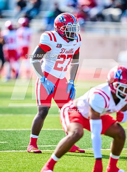 Thumbnail 1 in The Woodlands vs. Duncanville (UIL 6A D1 Football Regional) photogallery.