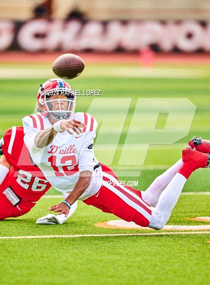 Thumbnail 1 in The Woodlands vs. Duncanville (UIL 6A D1 Football Regional) photogallery.