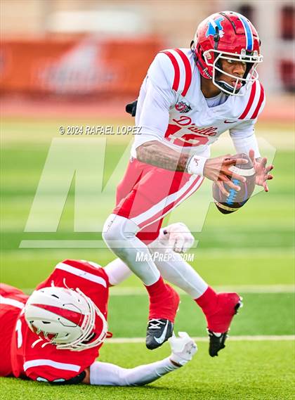 Thumbnail 2 in The Woodlands vs. Duncanville (UIL 6A D1 Football Regional) photogallery.