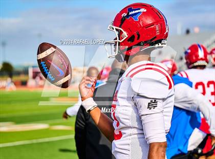 Thumbnail 1 in The Woodlands vs. Duncanville (UIL 6A D1 Football Regional) photogallery.