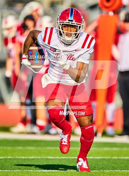 Thumbnail 1 in The Woodlands vs. Duncanville (UIL 6A D1 Football Regional) photogallery.