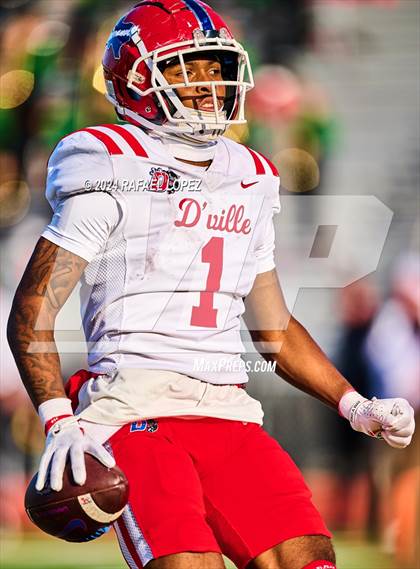 Thumbnail 3 in The Woodlands vs. Duncanville (UIL 6A D1 Football Regional) photogallery.