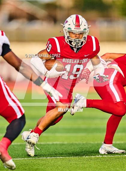 Thumbnail 1 in The Woodlands vs. Duncanville (UIL 6A D1 Football Regional) photogallery.