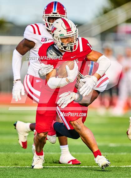 Thumbnail 1 in The Woodlands vs. Duncanville (UIL 6A D1 Football Regional) photogallery.