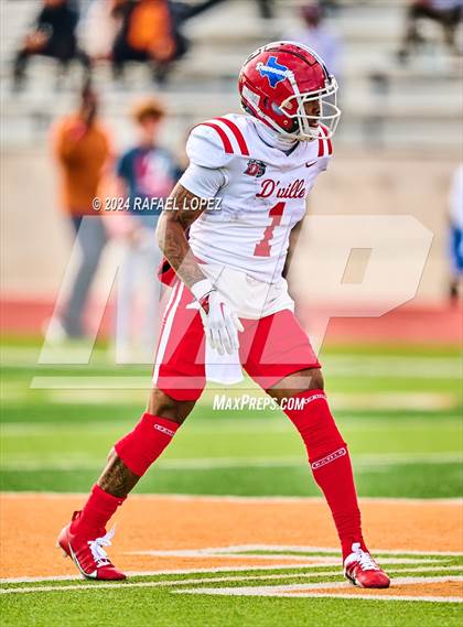 Thumbnail 1 in The Woodlands vs. Duncanville (UIL 6A D1 Football Regional) photogallery.