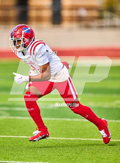 Thumbnail 2 in The Woodlands vs. Duncanville (UIL 6A D1 Football Regional) photogallery.