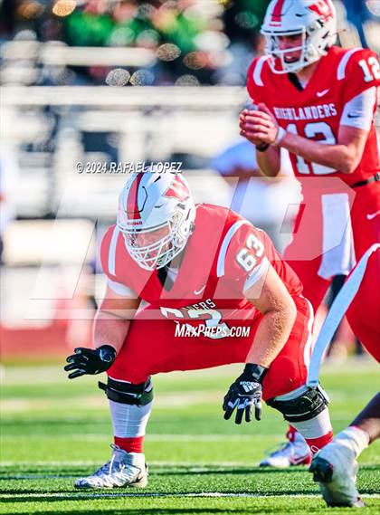 Thumbnail 1 in The Woodlands vs. Duncanville (UIL 6A D1 Football Regional) photogallery.