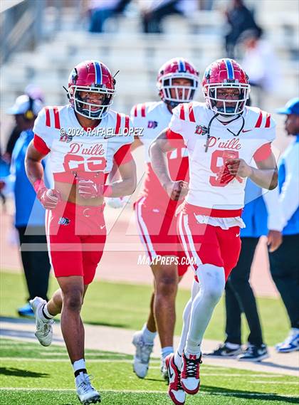 Thumbnail 2 in The Woodlands vs. Duncanville (UIL 6A D1 Football Regional) photogallery.