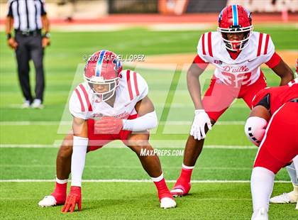 Thumbnail 1 in The Woodlands vs. Duncanville (UIL 6A D1 Football Regional) photogallery.