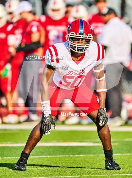 Thumbnail 2 in The Woodlands vs. Duncanville (UIL 6A D1 Football Regional) photogallery.