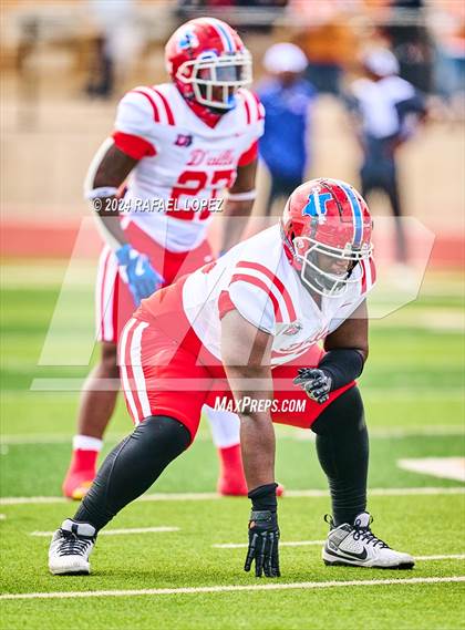 Thumbnail 1 in The Woodlands vs. Duncanville (UIL 6A D1 Football Regional) photogallery.