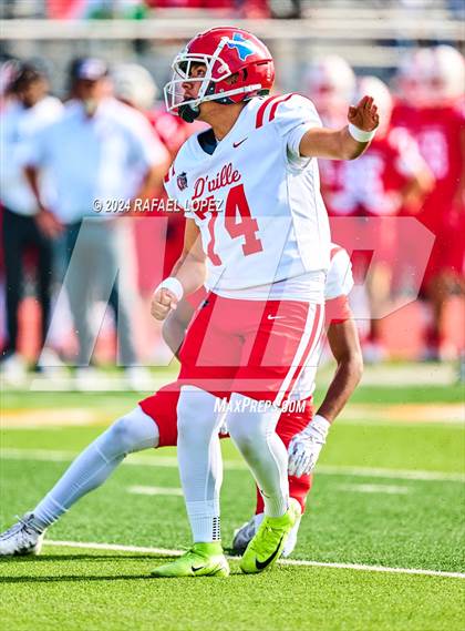 Thumbnail 1 in The Woodlands vs. Duncanville (UIL 6A D1 Football Regional) photogallery.