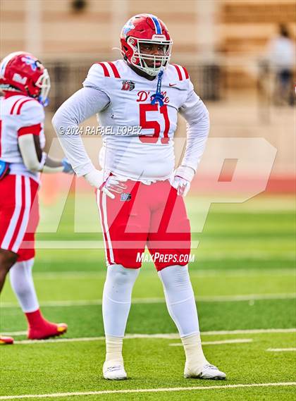 Thumbnail 2 in The Woodlands vs. Duncanville (UIL 6A D1 Football Regional) photogallery.