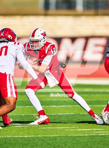 Thumbnail 1 in The Woodlands vs. Duncanville (UIL 6A D1 Football Regional) photogallery.