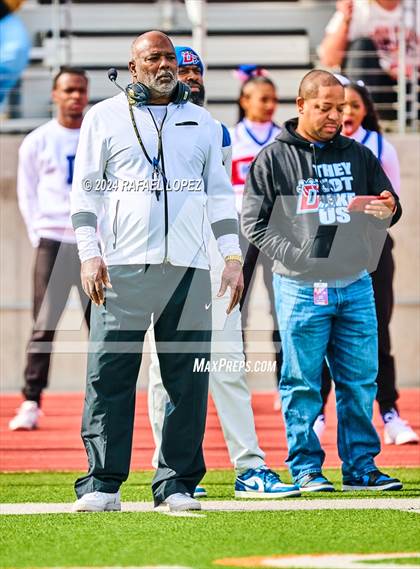 Thumbnail 1 in The Woodlands vs. Duncanville (UIL 6A D1 Football Regional) photogallery.