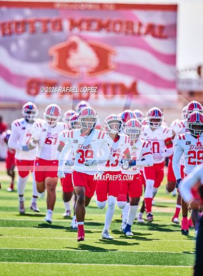 Thumbnail 3 in The Woodlands vs. Duncanville (UIL 6A D1 Football Regional) photogallery.