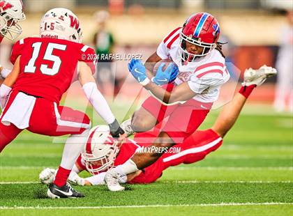 Thumbnail 1 in The Woodlands vs. Duncanville (UIL 6A D1 Football Regional) photogallery.