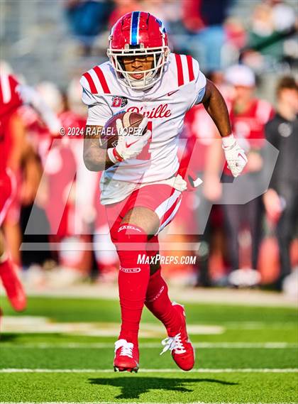 Thumbnail 2 in The Woodlands vs. Duncanville (UIL 6A D1 Football Regional) photogallery.