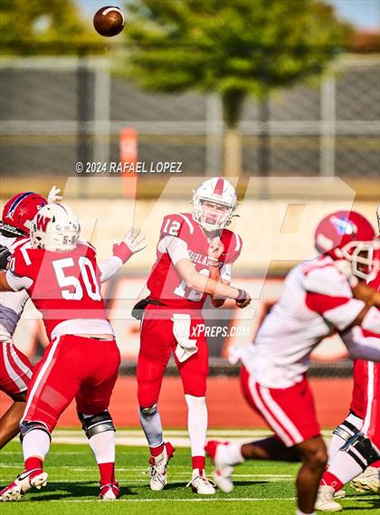 Thumbnail 3 in The Woodlands vs. Duncanville (UIL 6A D1 Football Regional) photogallery.