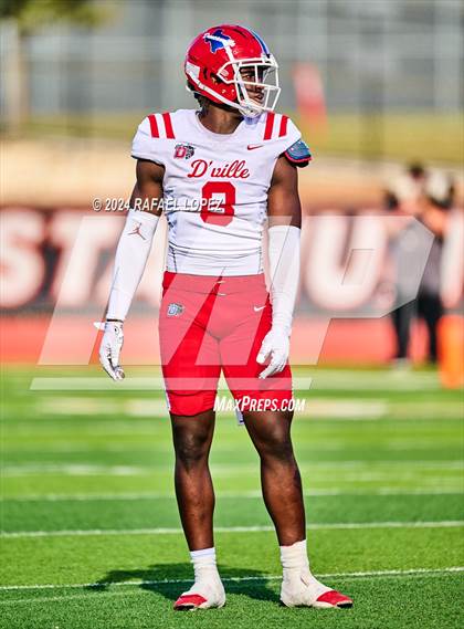 Thumbnail 1 in The Woodlands vs. Duncanville (UIL 6A D1 Football Regional) photogallery.