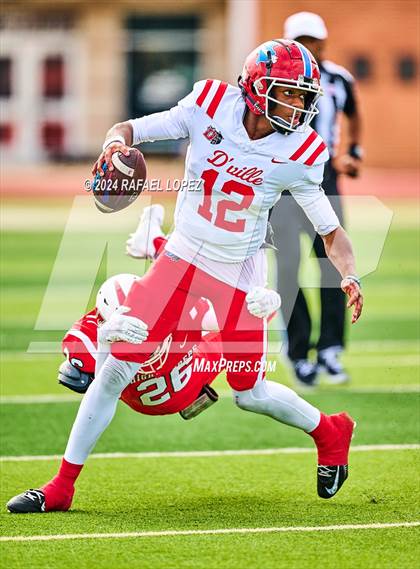 Thumbnail 1 in The Woodlands vs. Duncanville (UIL 6A D1 Football Regional) photogallery.