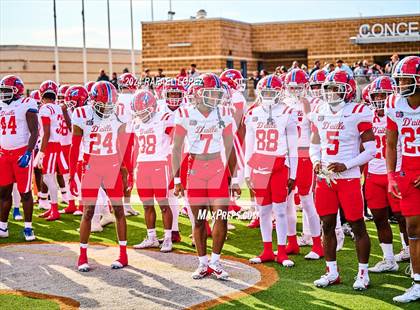 Thumbnail 3 in The Woodlands vs. Duncanville (UIL 6A D1 Football Regional) photogallery.