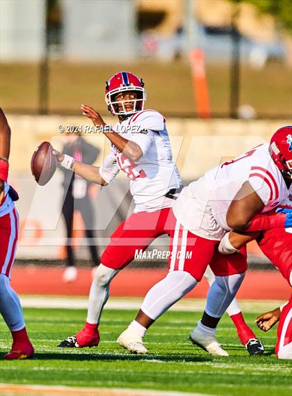 Thumbnail 1 in The Woodlands vs. Duncanville (UIL 6A D1 Football Regional) photogallery.