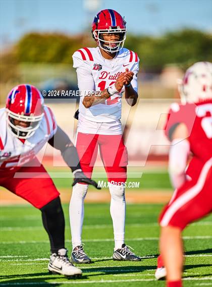 Thumbnail 1 in The Woodlands vs. Duncanville (UIL 6A D1 Football Regional) photogallery.