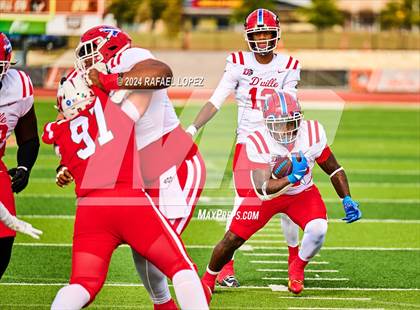 Thumbnail 2 in The Woodlands vs. Duncanville (UIL 6A D1 Football Regional) photogallery.