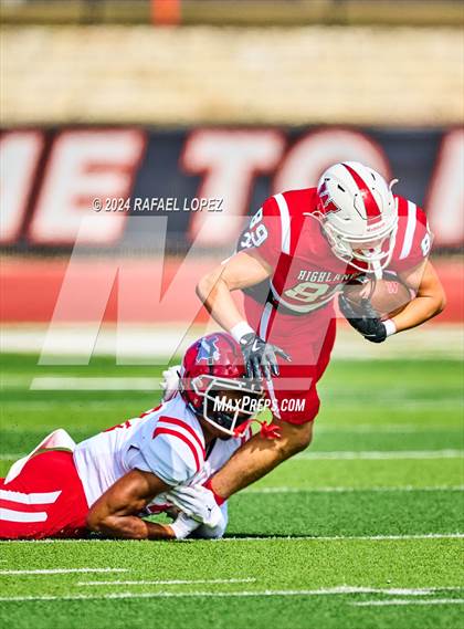 Thumbnail 2 in The Woodlands vs. Duncanville (UIL 6A D1 Football Regional) photogallery.