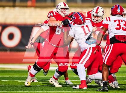 Thumbnail 2 in The Woodlands vs. Duncanville (UIL 6A D1 Football Regional) photogallery.