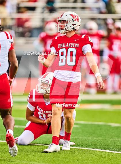 Thumbnail 3 in The Woodlands vs. Duncanville (UIL 6A D1 Football Regional) photogallery.