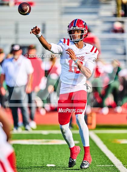 Thumbnail 1 in The Woodlands vs. Duncanville (UIL 6A D1 Football Regional) photogallery.
