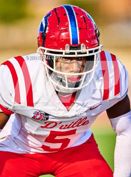 Thumbnail 2 in The Woodlands vs. Duncanville (UIL 6A D1 Football Regional) photogallery.