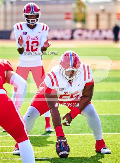 Thumbnail 1 in The Woodlands vs. Duncanville (UIL 6A D1 Football Regional) photogallery.