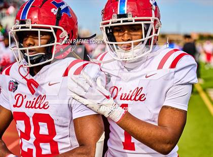 Thumbnail 1 in The Woodlands vs. Duncanville (UIL 6A D1 Football Regional) photogallery.