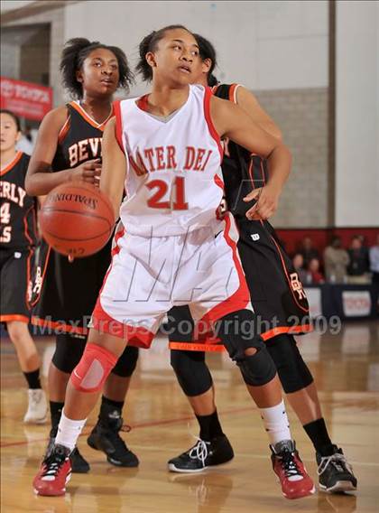 Thumbnail 3 in Beverly Hills vs. Mater Dei (CIF SS D2A Final) photogallery.