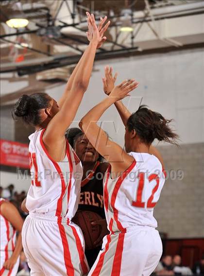Thumbnail 2 in Beverly Hills vs. Mater Dei (CIF SS D2A Final) photogallery.
