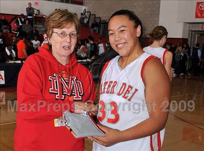 Thumbnail 2 in Beverly Hills vs. Mater Dei (CIF SS D2A Final) photogallery.