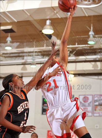 Thumbnail 3 in Beverly Hills vs. Mater Dei (CIF SS D2A Final) photogallery.