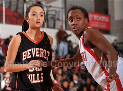 Thumbnail 3 in Beverly Hills vs. Mater Dei (CIF SS D2A Final) photogallery.