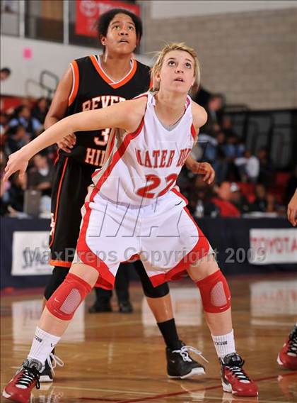 Thumbnail 2 in Beverly Hills vs. Mater Dei (CIF SS D2A Final) photogallery.