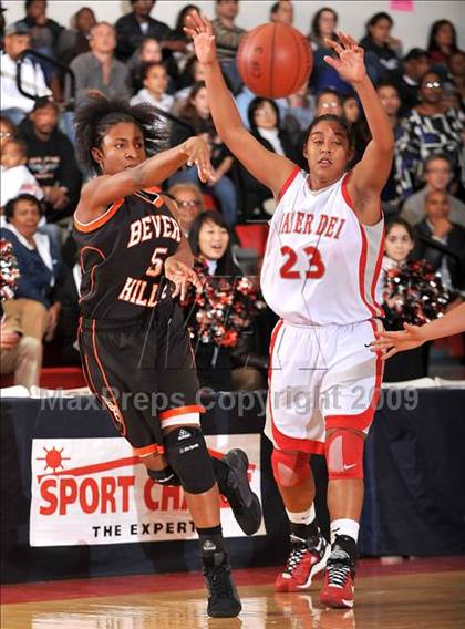 Thumbnail 2 in Beverly Hills vs. Mater Dei (CIF SS D2A Final) photogallery.