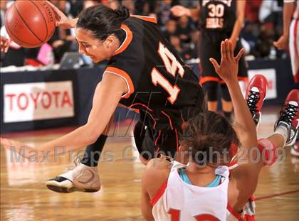 Thumbnail 1 in Beverly Hills vs. Mater Dei (CIF SS D2A Final) photogallery.